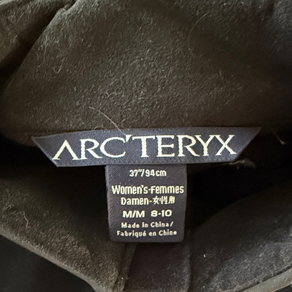 Arc'teryx Women’s Performance Jacket in Black - Picture 2 of 4